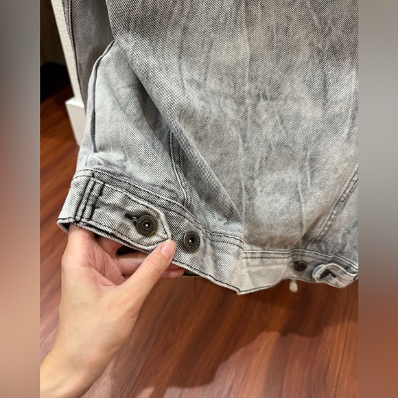 ZARA MEN Gray Washed Denim Jacket with distressed details - Picture 6 of 10